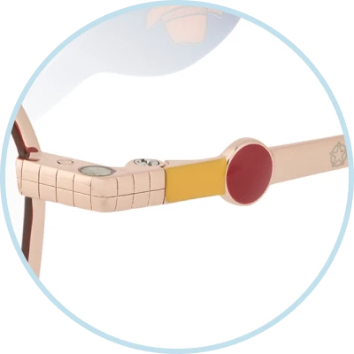 Temples reflect Woody's signature shirt and bandana colour scheme