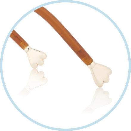 End tips shaped like paws